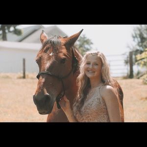 Meet your Posher, Carlee